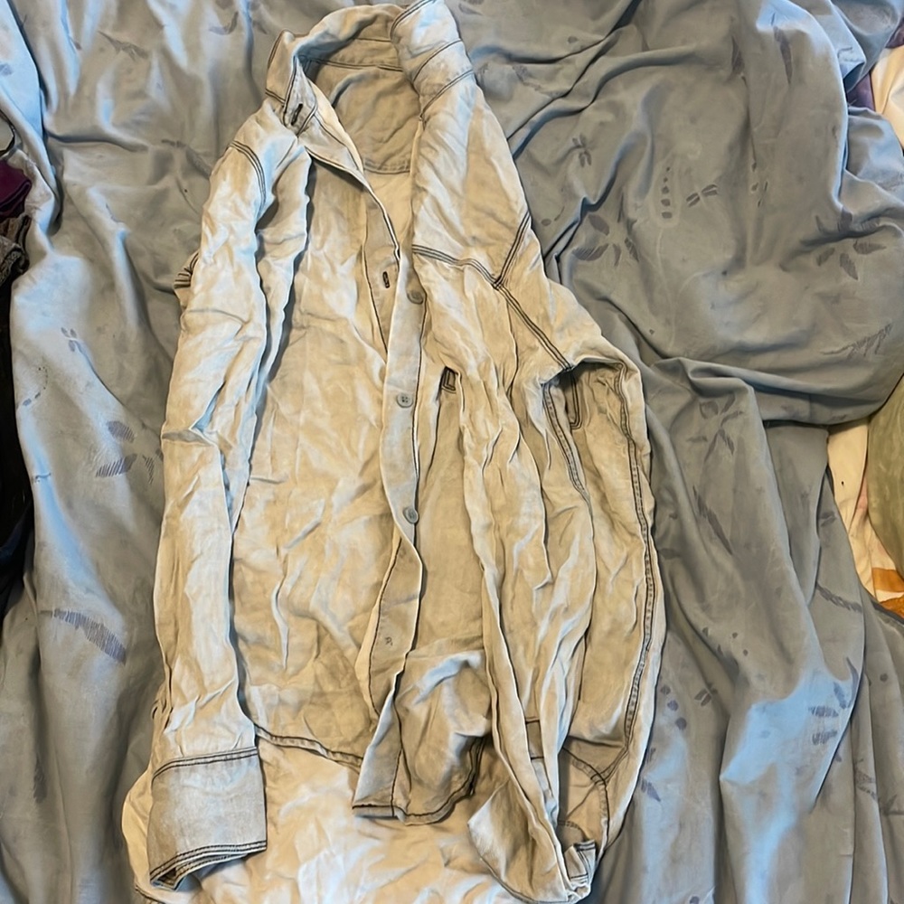 Like new aritzia dress shirt